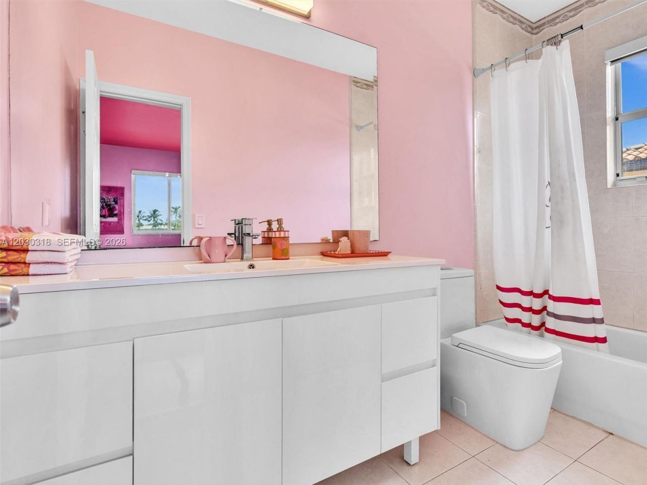8052 NW 161st Ter, Miami Lakes, FL 33016 Photo
