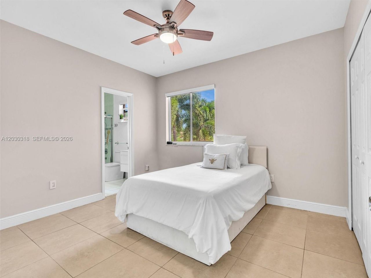 8052 NW 161st Ter, Miami Lakes, FL 33016 Photo