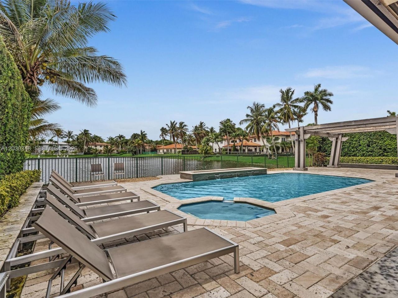 8052 NW 161st Ter , Miami Lakes, FL 33016 Photo