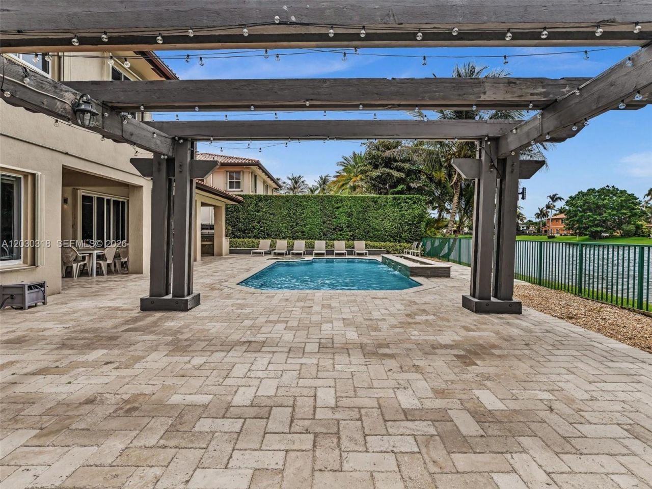 8052 NW 161st Ter, Miami Lakes, FL 33016 Photo
