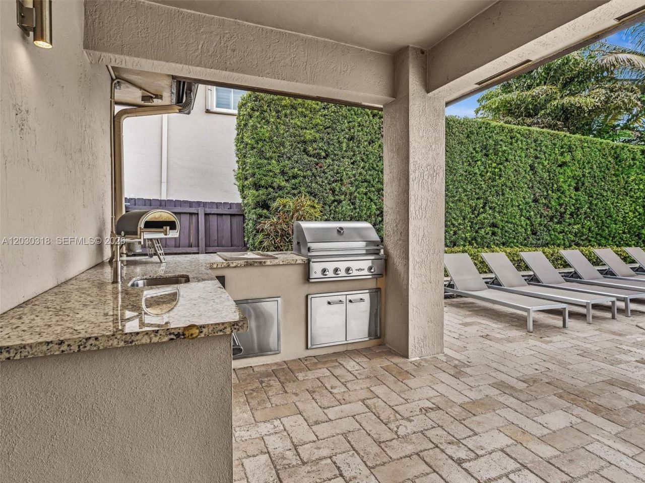 8052 NW 161st Ter, Miami Lakes, FL 33016 Photo