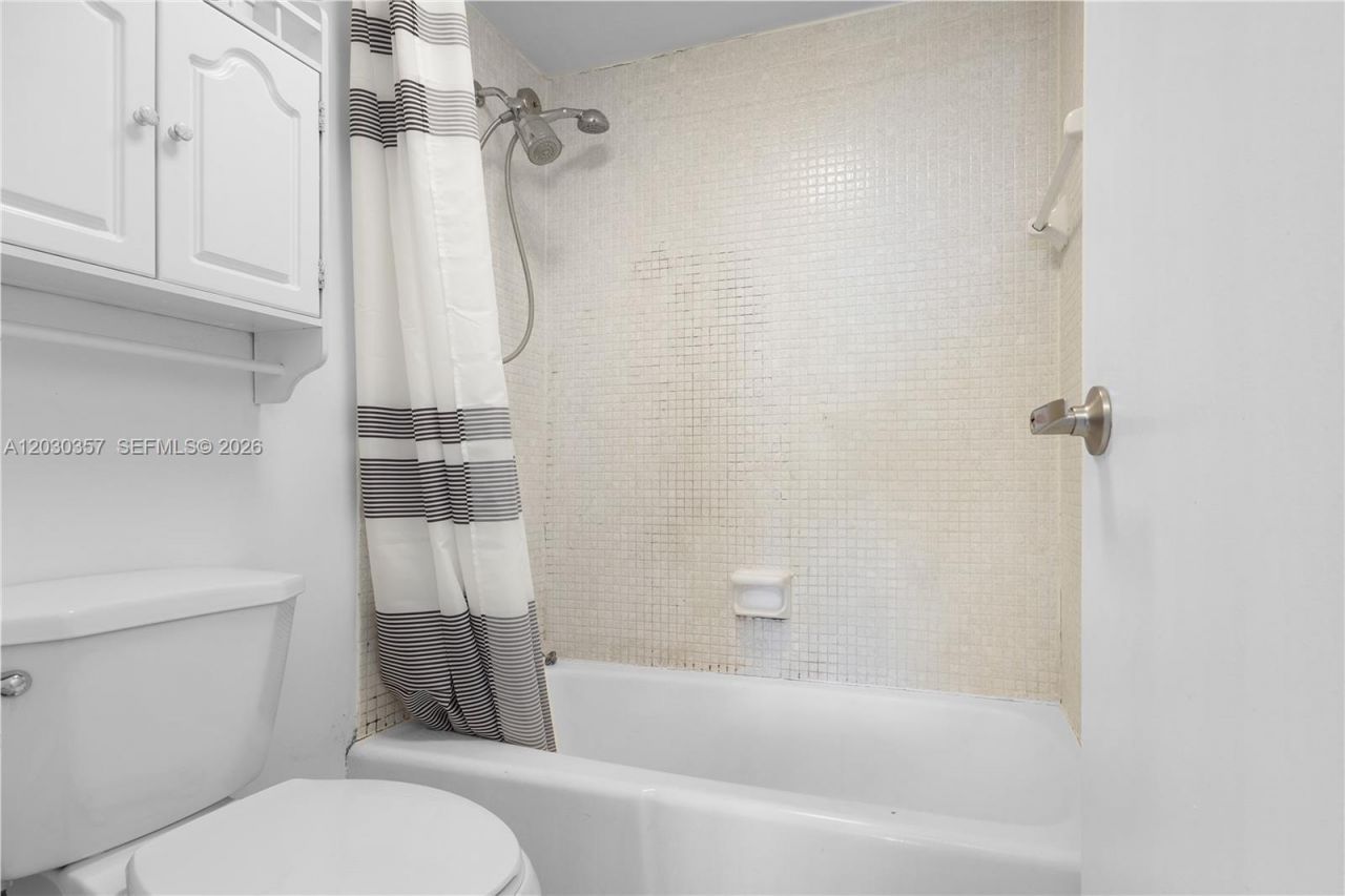2899 Collins Ave , Unit 642, Miami Beach, FL 33140 Photo