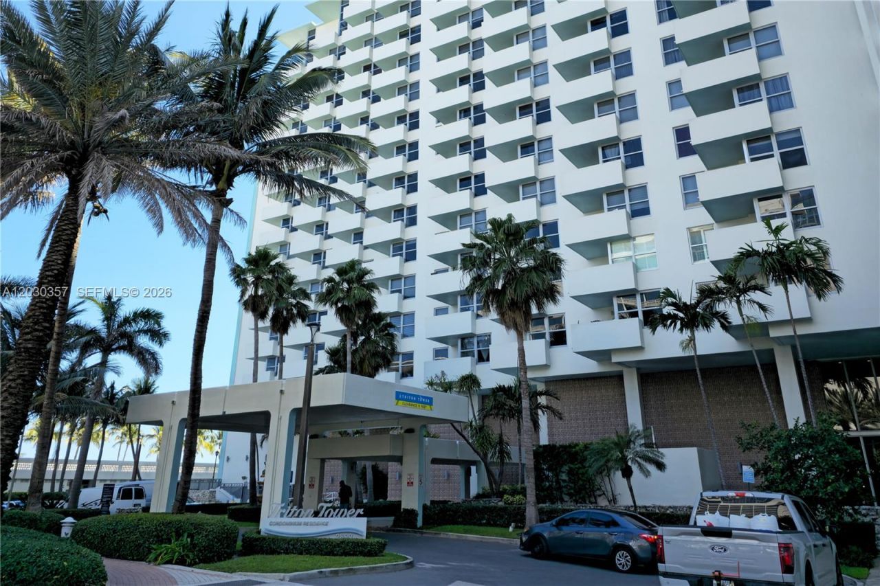 2899 Collins Ave , Unit 642, Miami Beach, FL 33140 Photo
