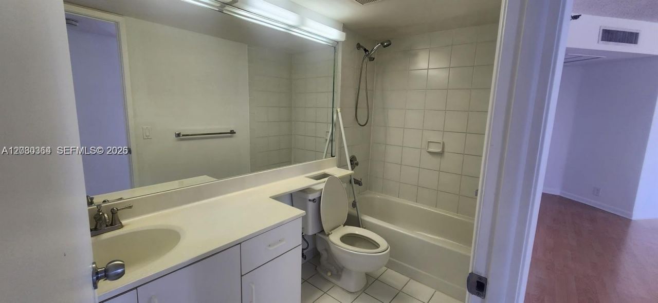 3300 NE 191st St , Unit 818, Aventura, FL 33180 Photo