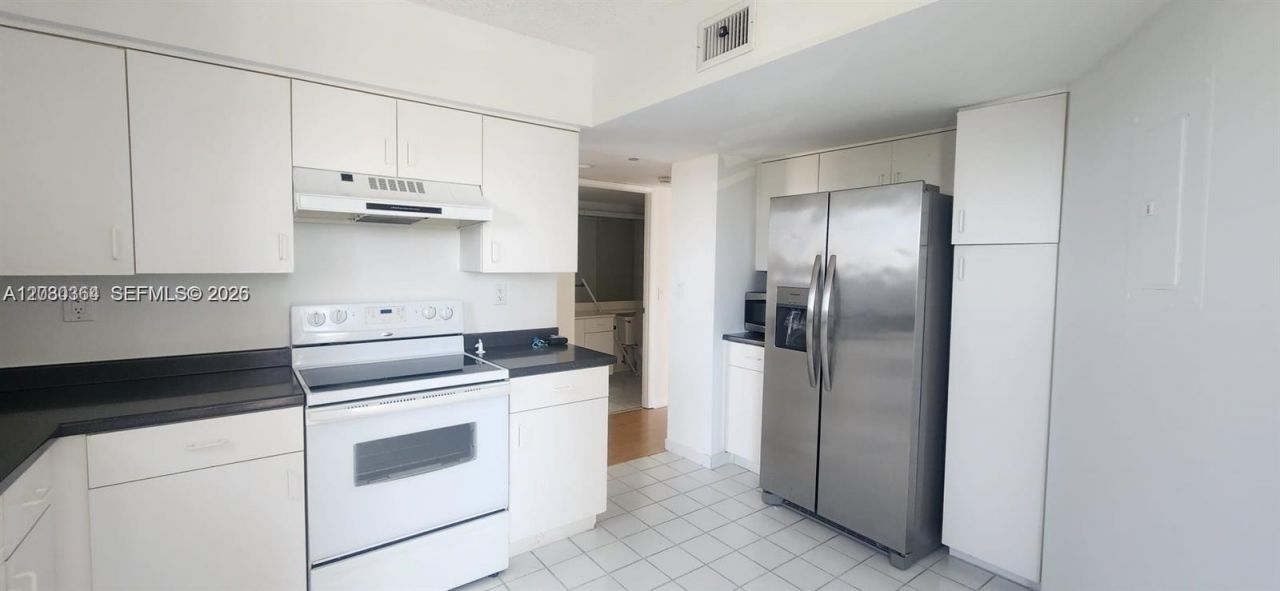 3300 NE 191st St , Unit 818, Aventura, FL 33180 Photo