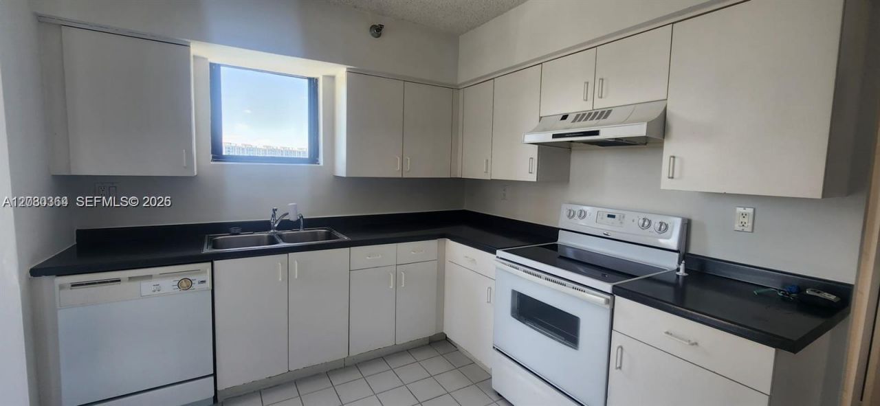 3300 NE 191st St , Unit 818, Aventura, FL 33180 Photo