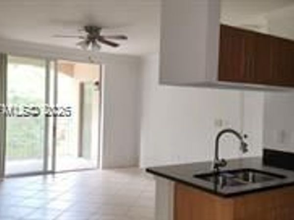 6386 Emerald Dunes Dr, Unit 206 + GARA, West Palm Beach, FL 33411