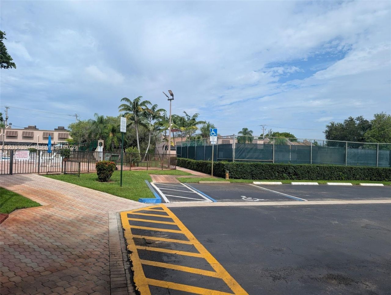 1300 NW 122nd Ter , Pembroke Pines, FL 33026 Photo