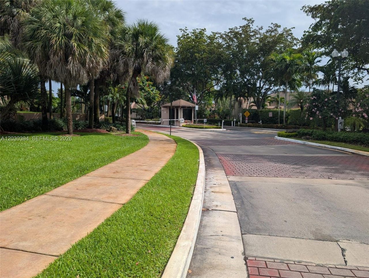 1300 NW 122nd Ter , Pembroke Pines, FL 33026 Photo
