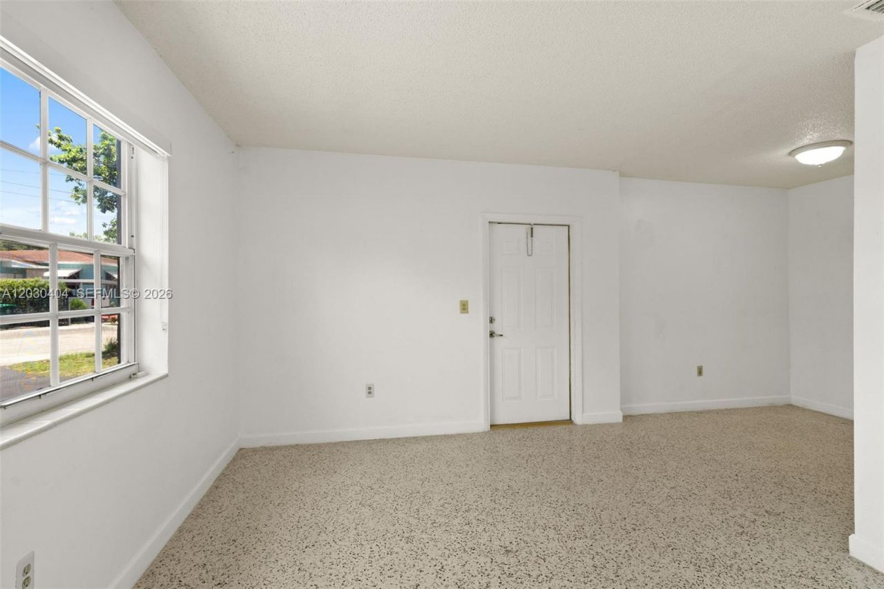 3211 NW 13th Ter , Unit 3211, Miami, FL 33125 Photo