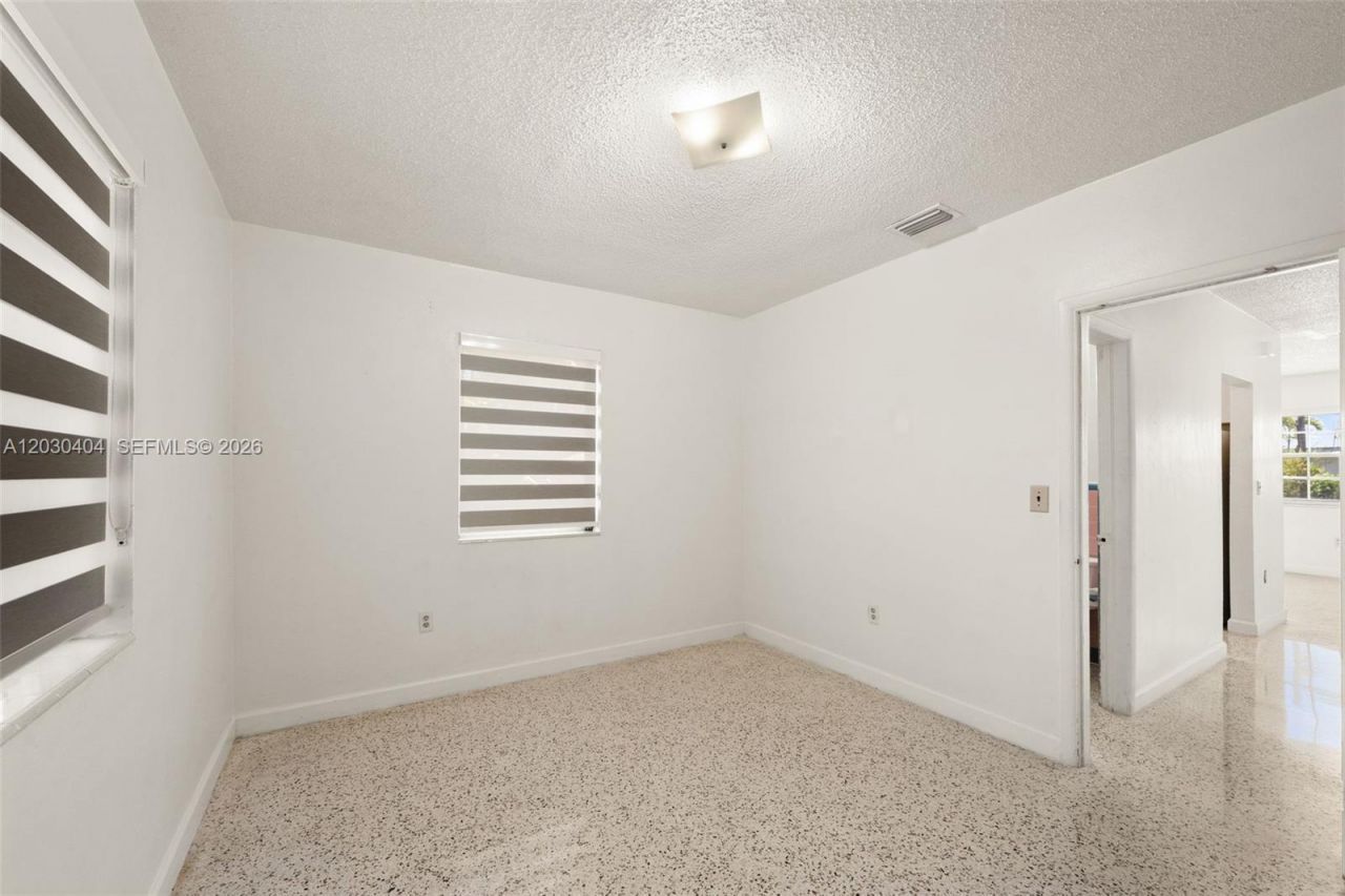 3211 NW 13th Ter , Unit 3211, Miami, FL 33125 Photo