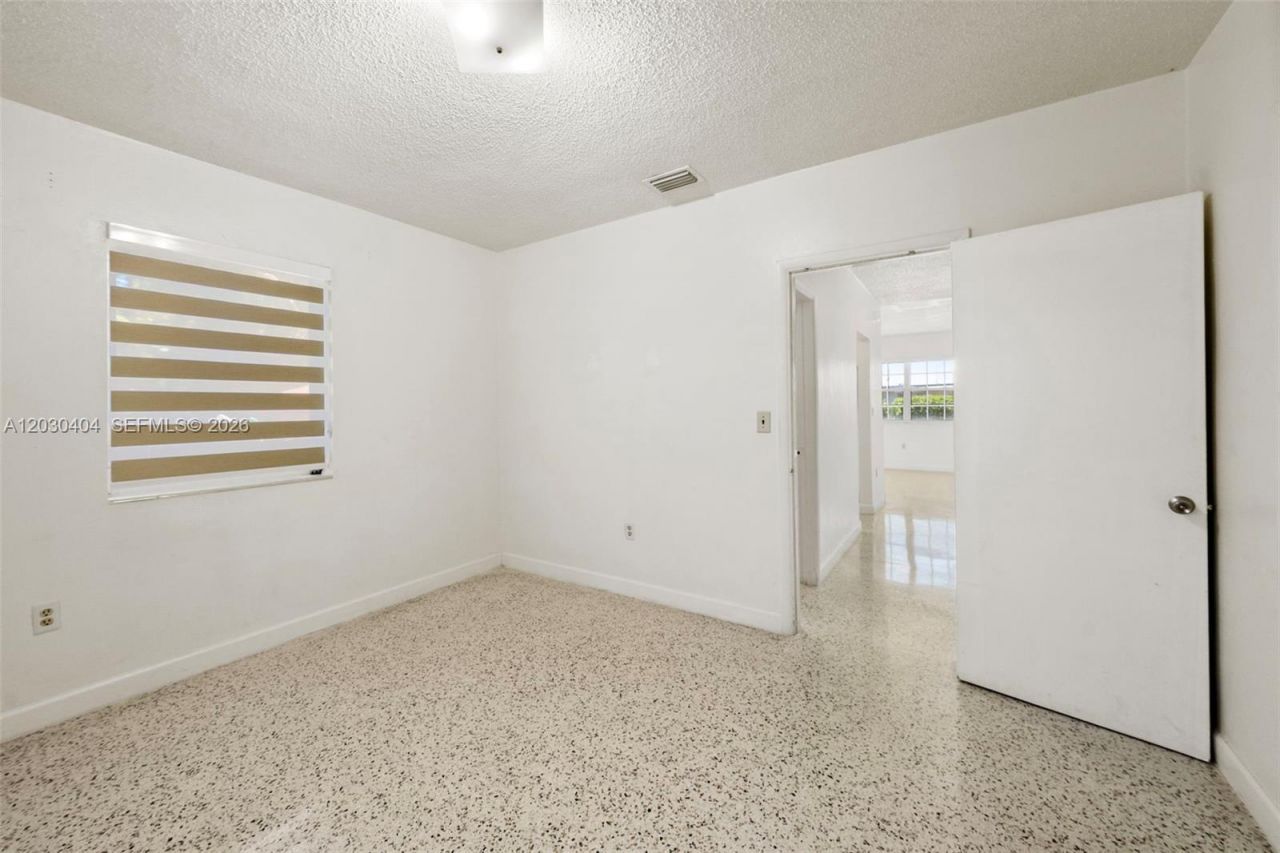 3211 NW 13th Ter , Unit 3211, Miami, FL 33125 Photo