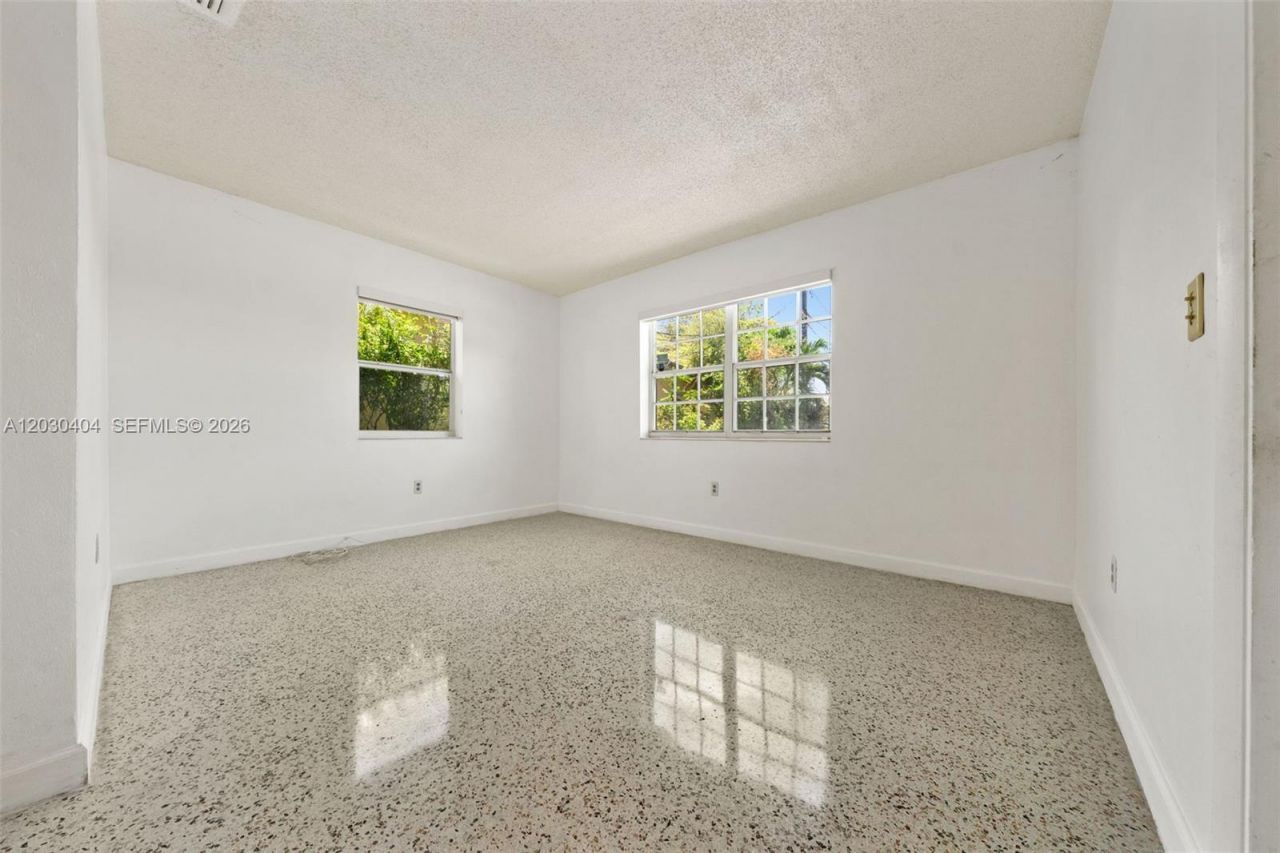 3211 NW 13th Ter , Unit 3211, Miami, FL 33125 Photo