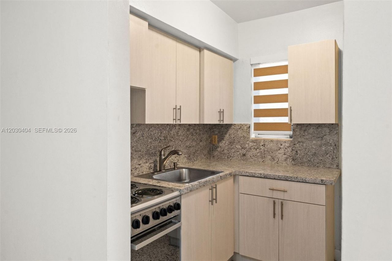 3211 NW 13th Ter , Unit 3211, Miami, FL 33125 Photo