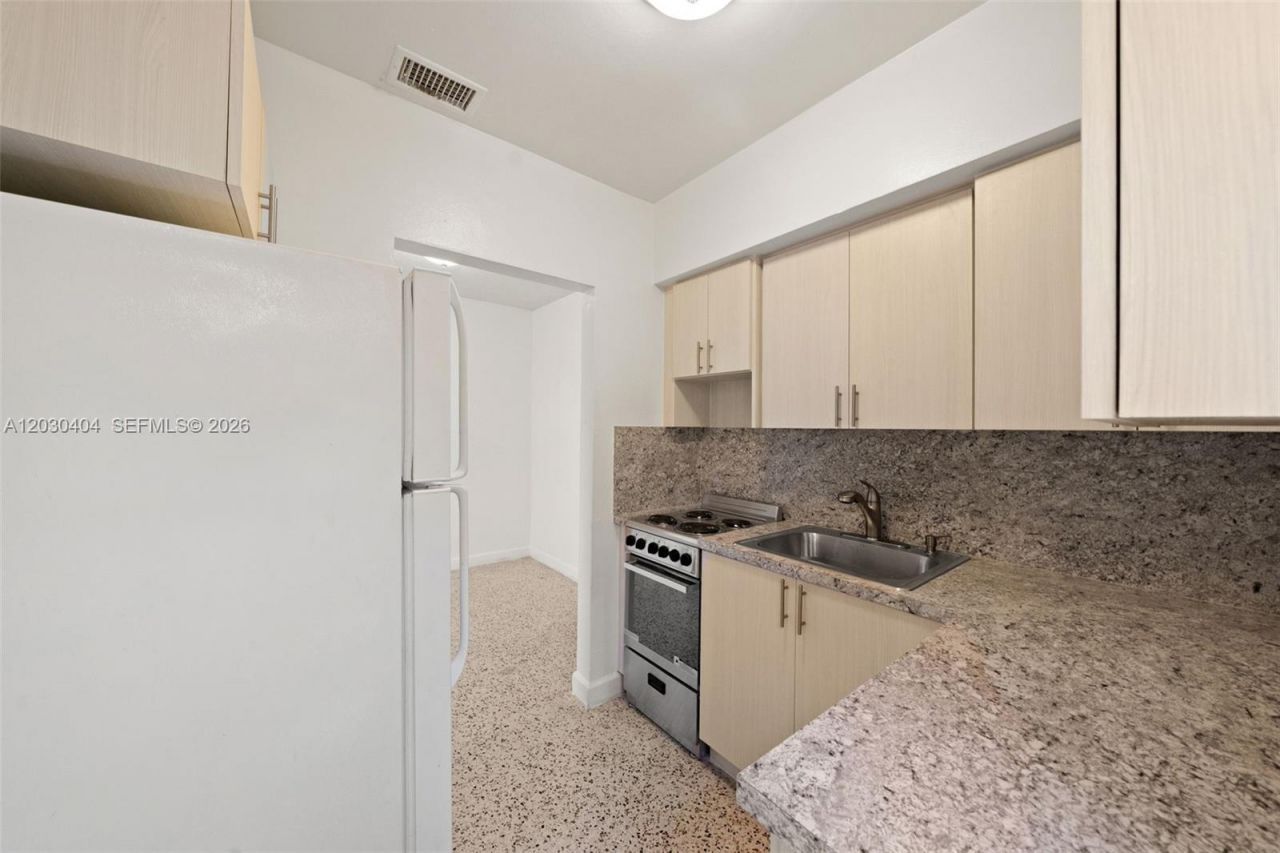 3211 NW 13th Ter , Unit 3211, Miami, FL 33125 Photo