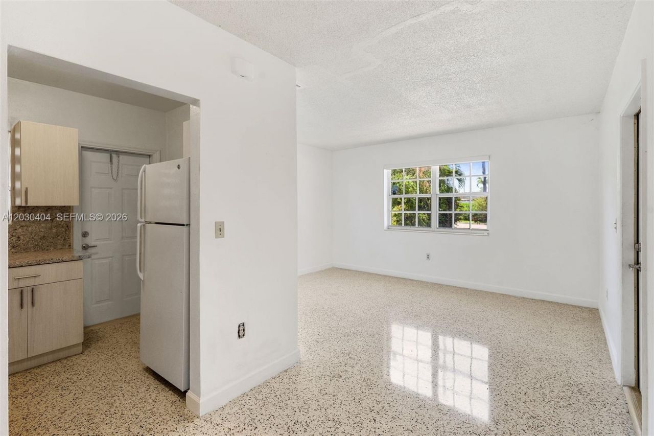 3211 NW 13th Ter , Unit 3211, Miami, FL 33125 Photo