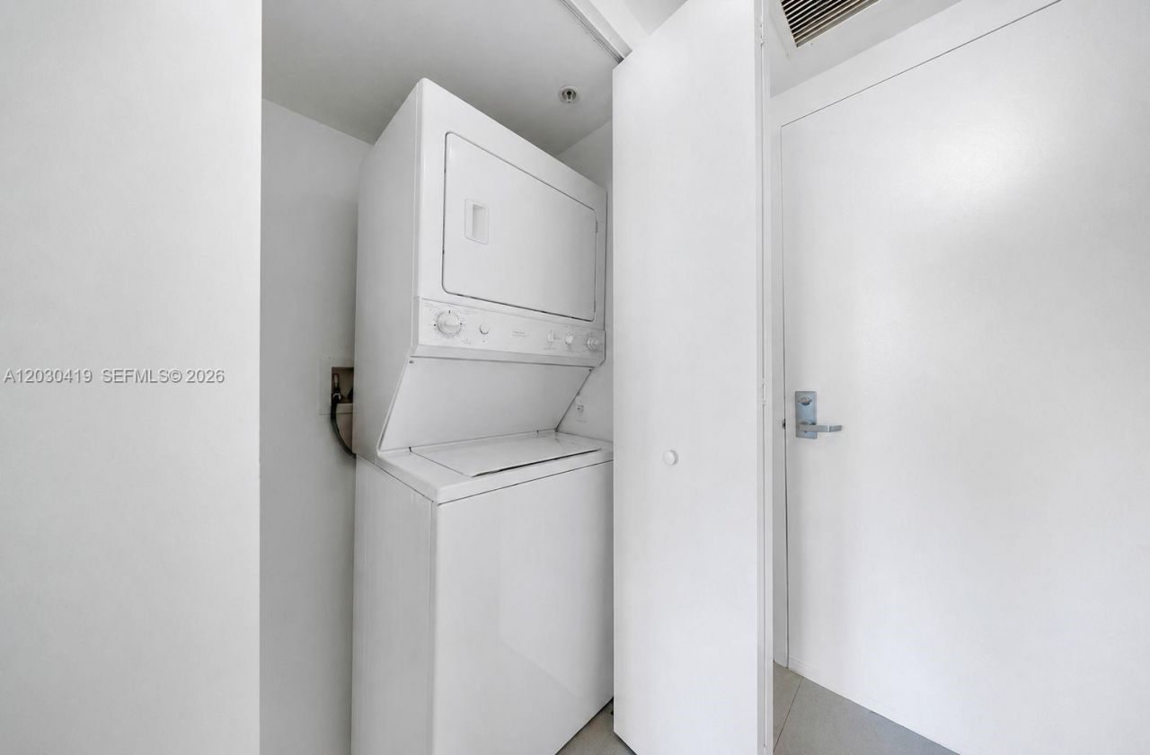 92 SW 3rd St , Unit 1508, Miami, FL 33130 Photo