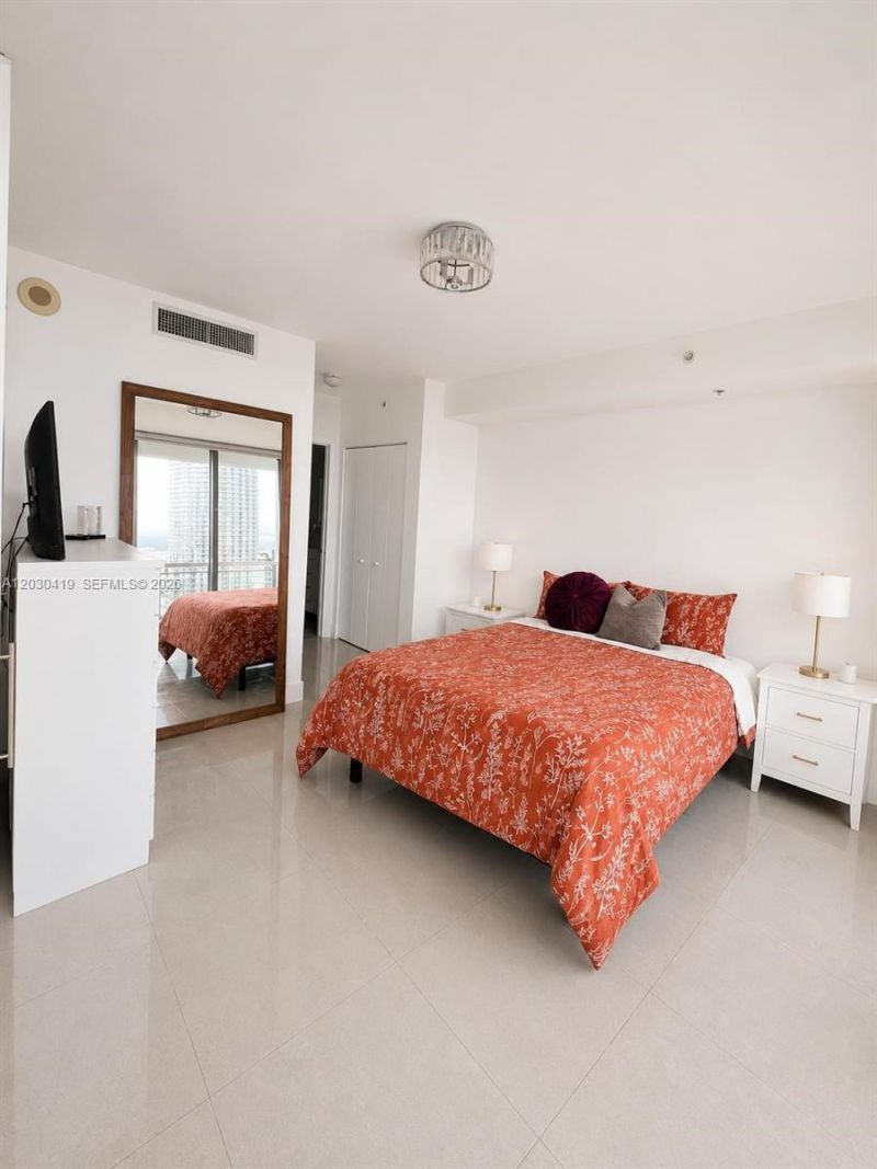 92 SW 3rd St , Unit 1508, Miami, FL 33130 Photo