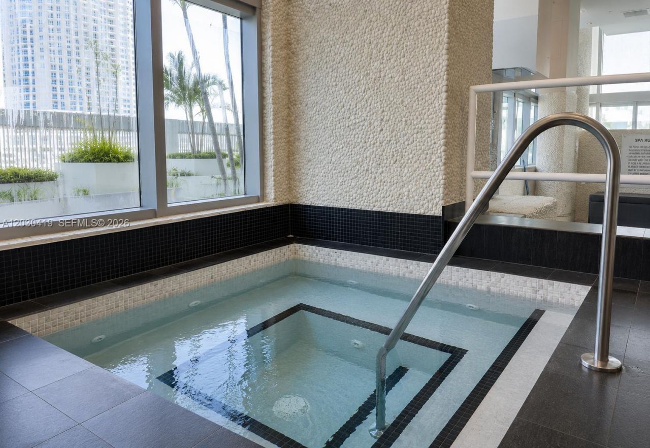 92 SW 3rd St , Unit 1508, Miami, FL 33130 Photo