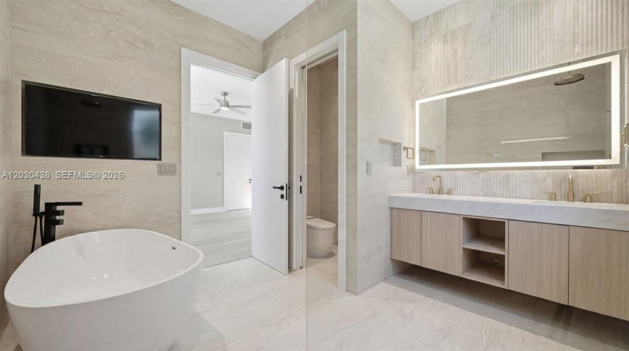 1380 Hollywood Blvd, Hollywood, FL 33019 Photo