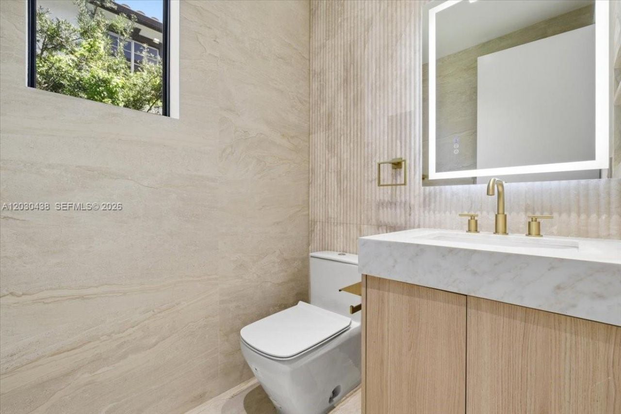 1380 Hollywood Blvd , Hollywood, FL 33019 Photo