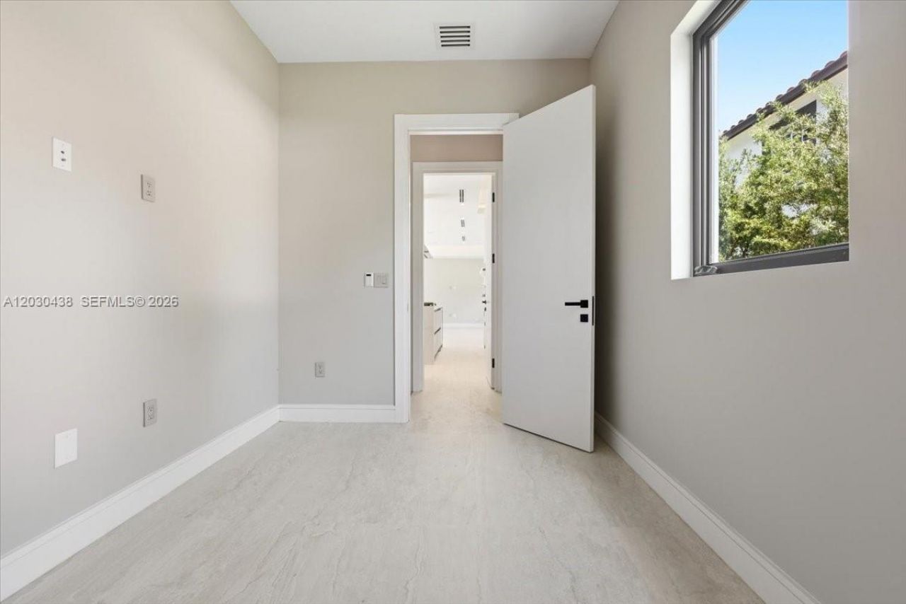 1380 Hollywood Blvd , Hollywood, FL 33019 Photo