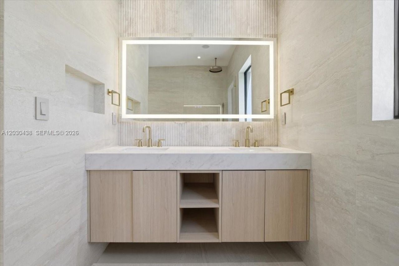 1380 Hollywood Blvd, Hollywood, FL 33019 Photo