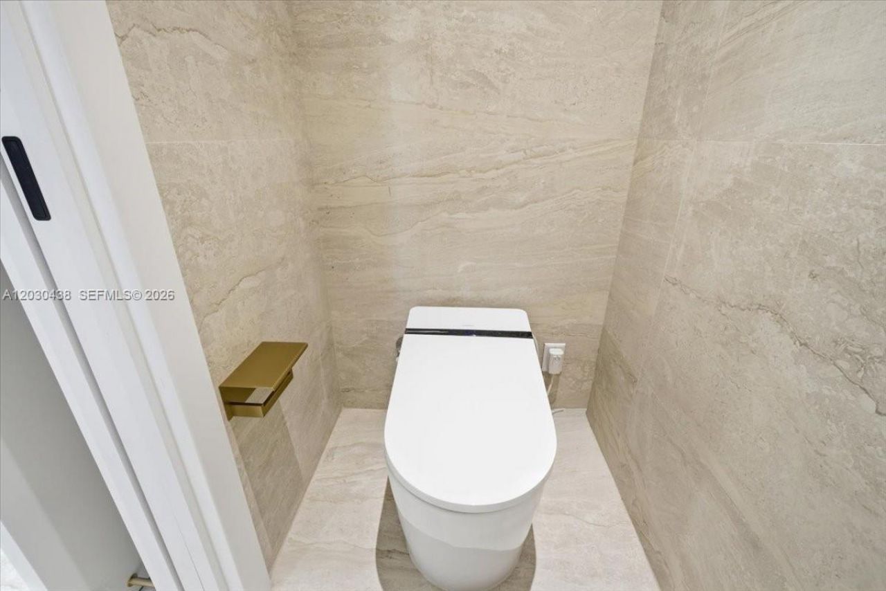 1380 Hollywood Blvd, Hollywood, FL 33019 Photo