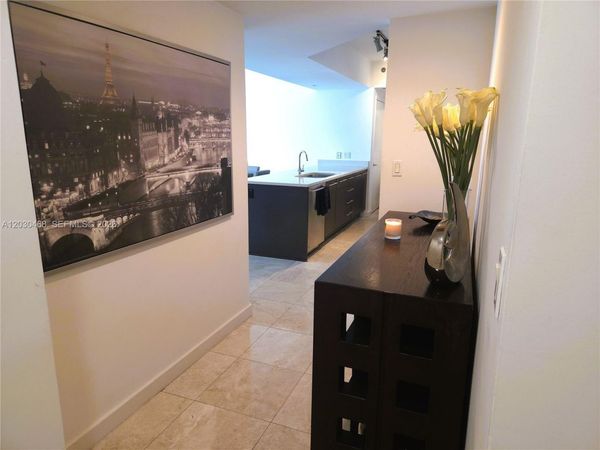 500 Brickell Ave , Unit 3105, Miami, FL 33131