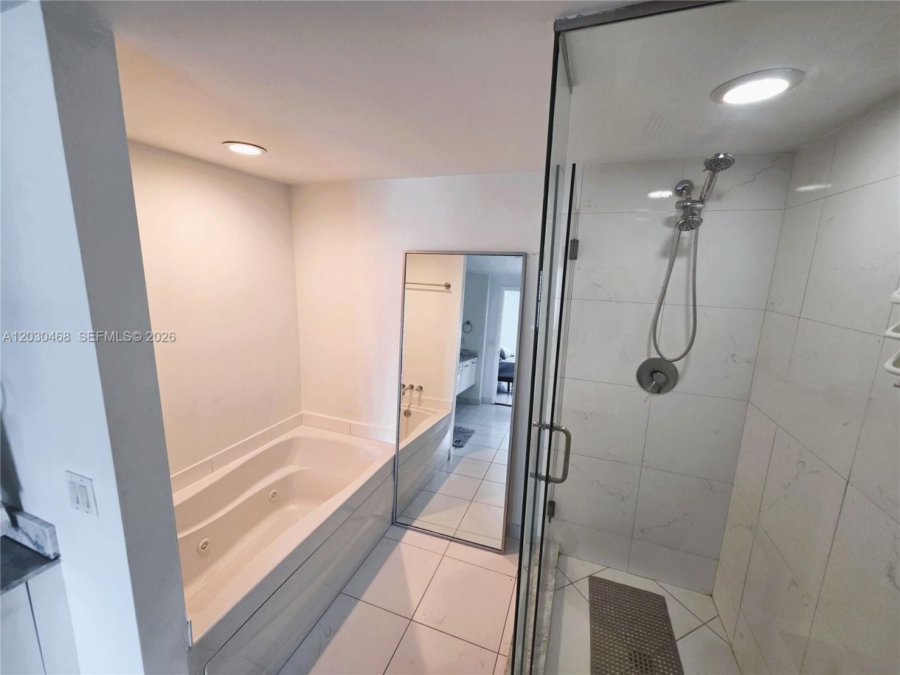 500 Brickell Ave, Unit 3105, Miami, FL 33131 Photo