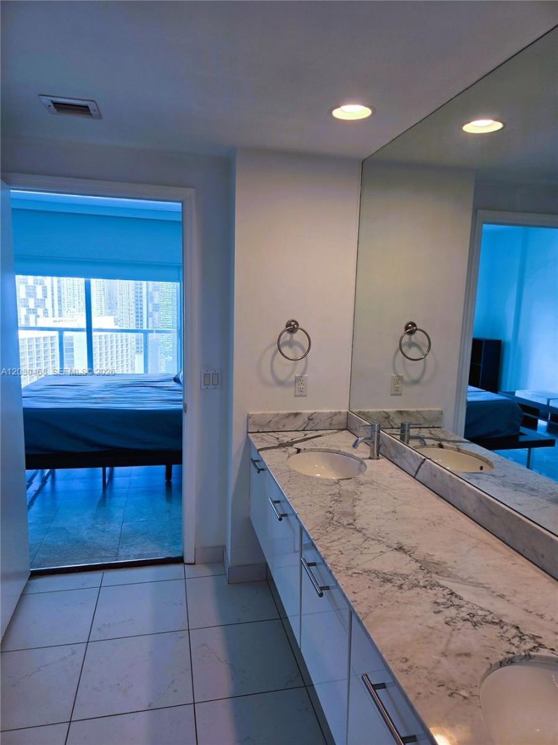 500 Brickell Ave, Unit 3105, Miami, FL 33131 Photo