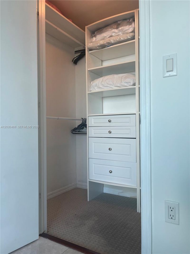 500 Brickell Ave , Unit 3105, Miami, FL 33131 Photo