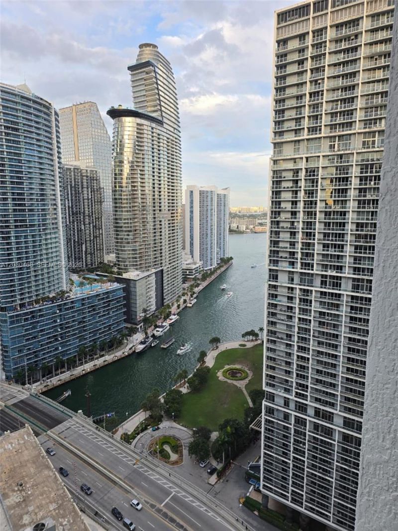 500 Brickell Ave , Unit 3105, Miami, FL 33131 Photo