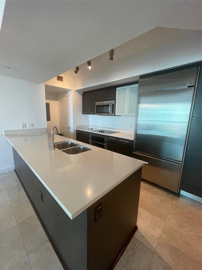500 Brickell Ave , Unit 3105, Miami, FL 33131 Photo