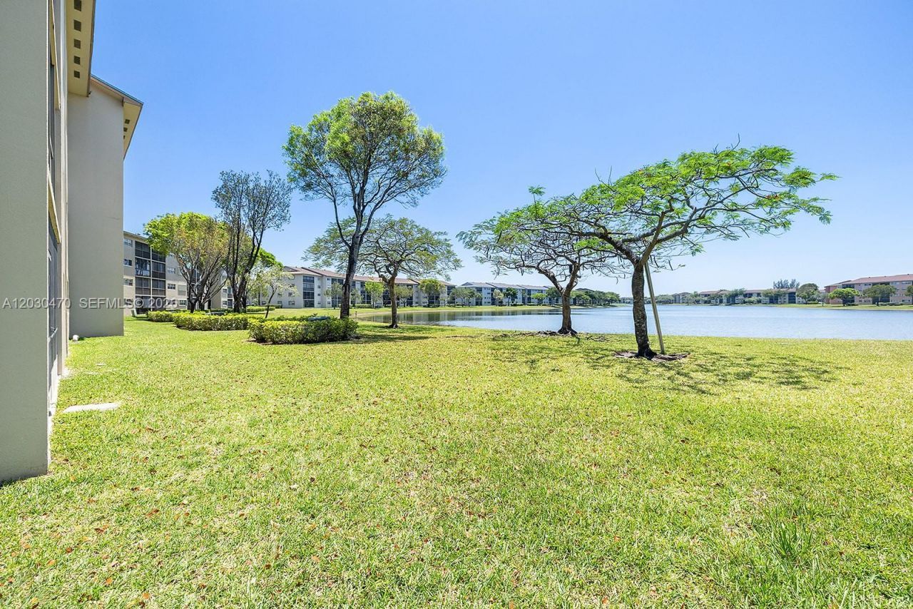 550 SW 138th Ave , Unit 206K, Pembroke Pines, FL 33027 Photo