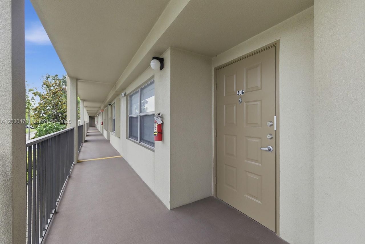 550 SW 138th Ave , Unit 206K, Pembroke Pines, FL 33027 Photo