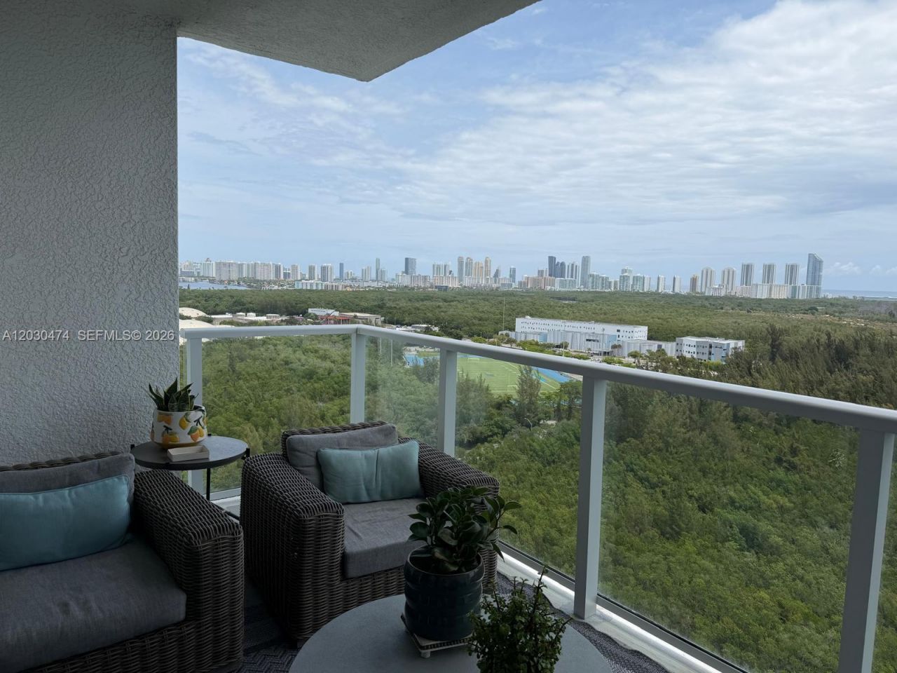 14951 Royal Oaks Ln , Unit 2001, Miami, FL 33181 Photo