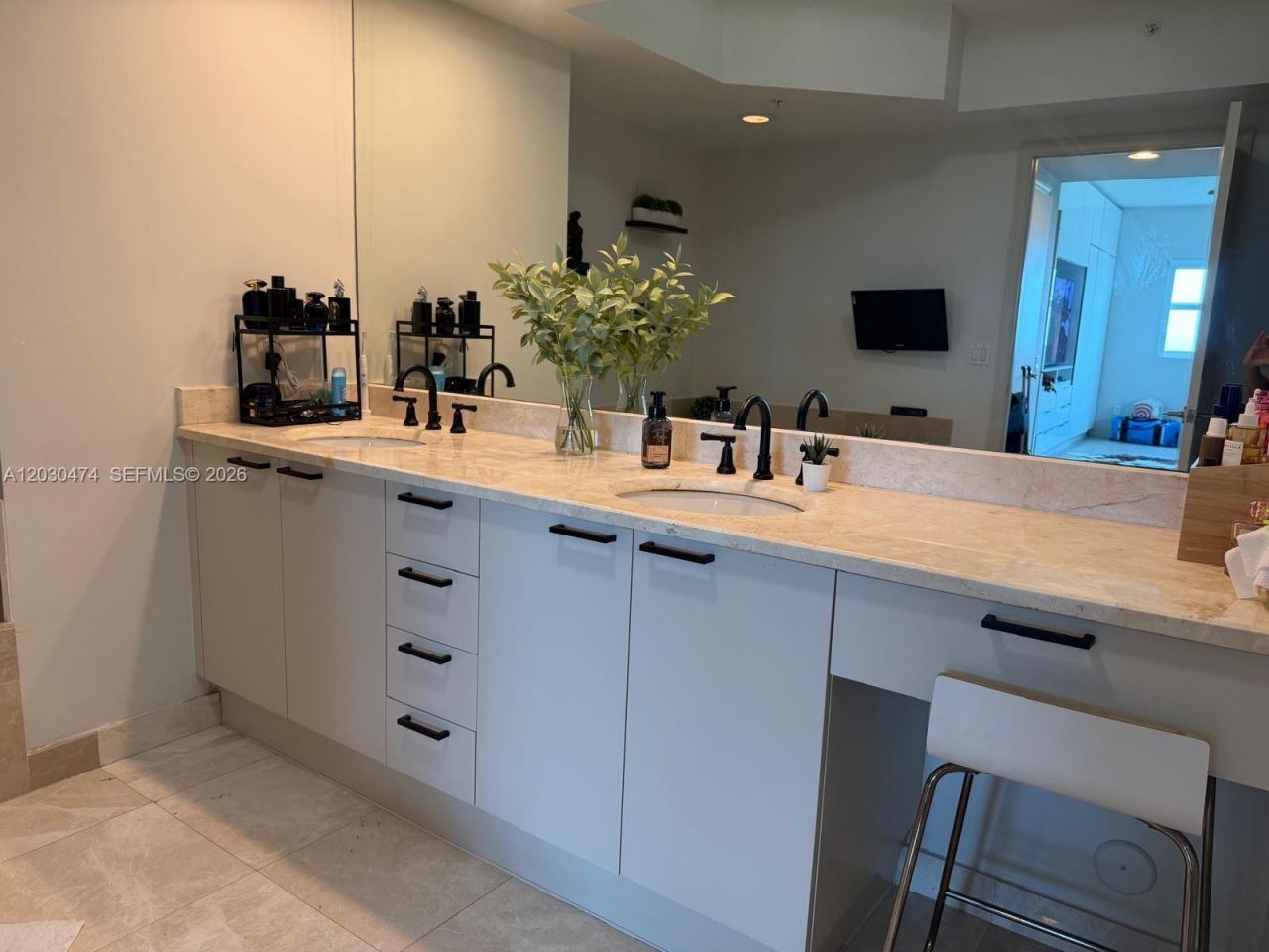 14951 Royal Oaks Ln , Unit 2001, Miami, FL 33181 Photo