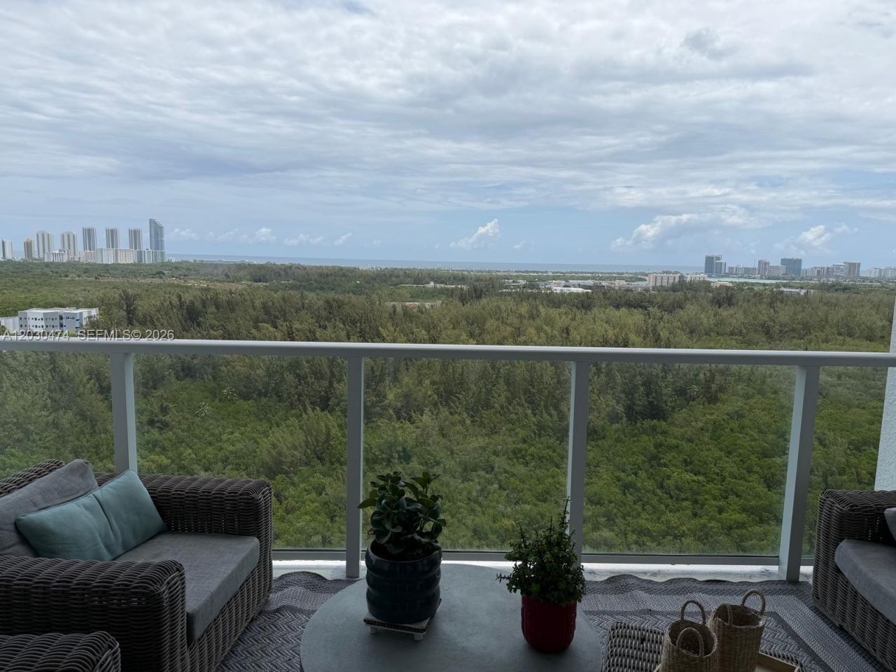 14951 Royal Oaks Ln , Unit 2001, Miami, FL 33181 Photo