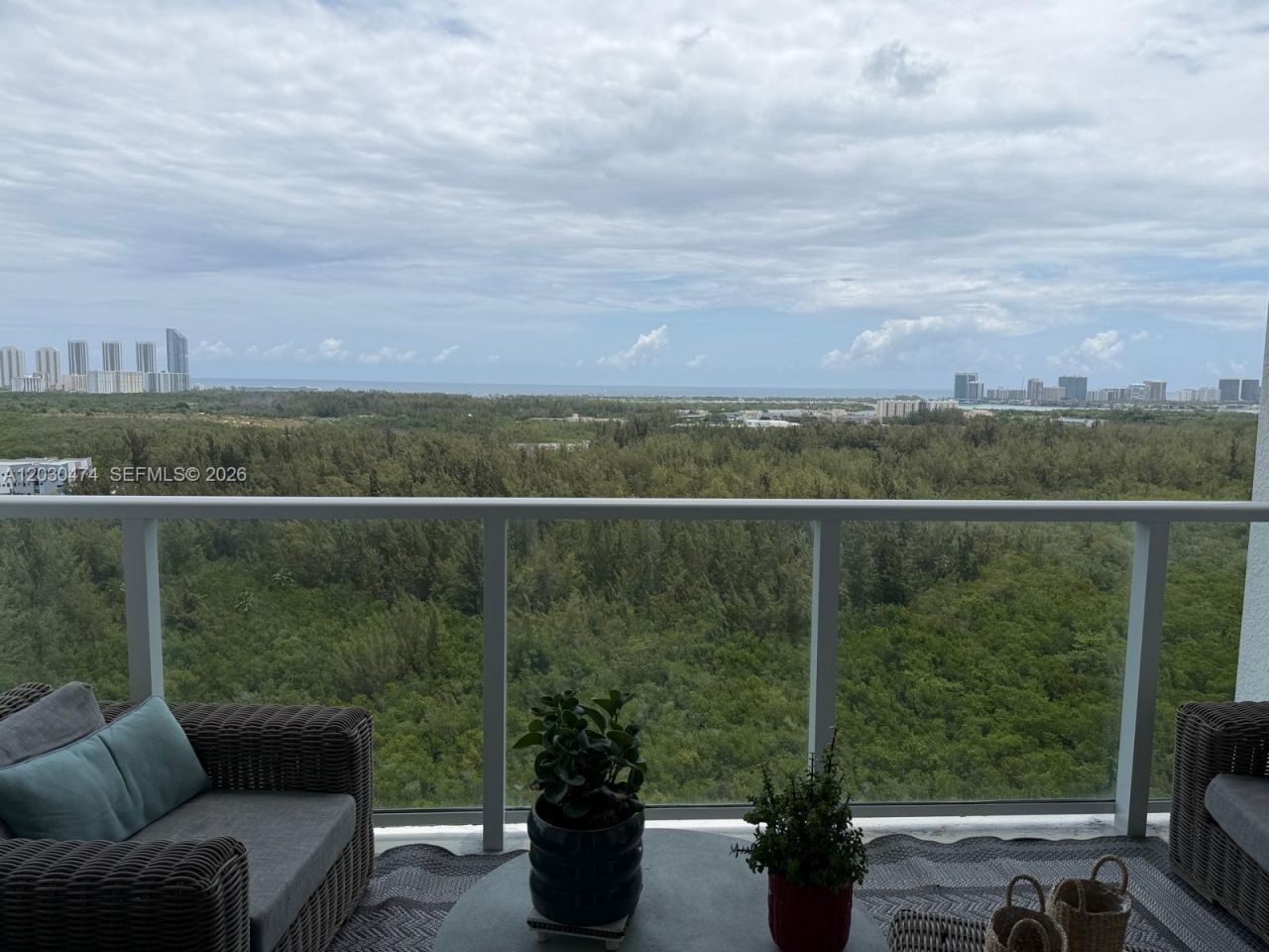 14951 Royal Oaks Ln , Unit 2001, Miami, FL 33181 Photo