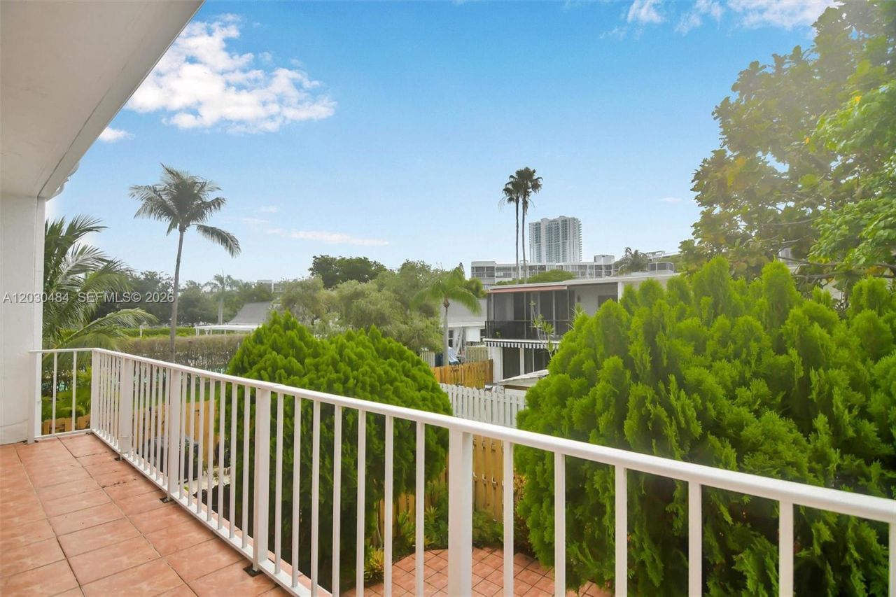 812 NE 26th Ave , Hallandale Beach, FL 33009 Photo