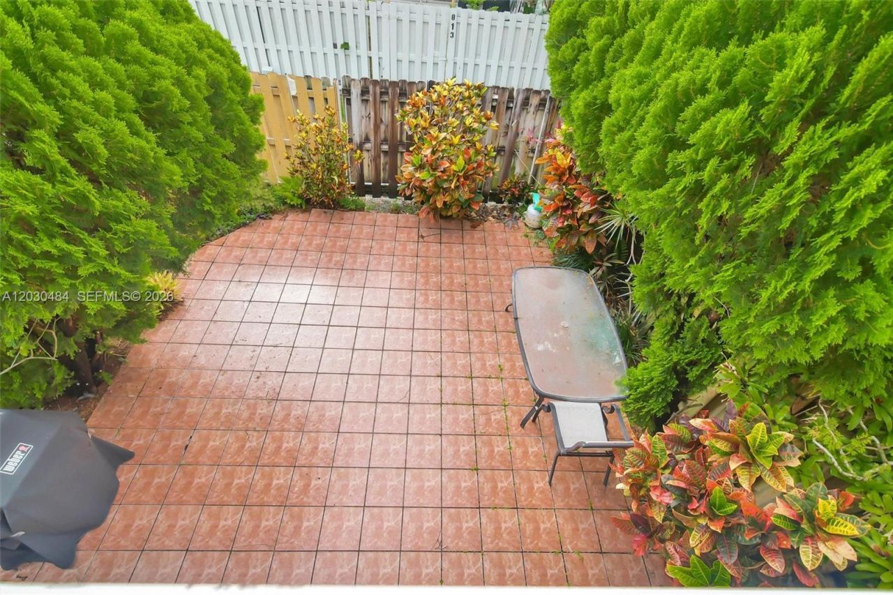 812 NE 26th Ave , Hallandale Beach, FL 33009 Photo