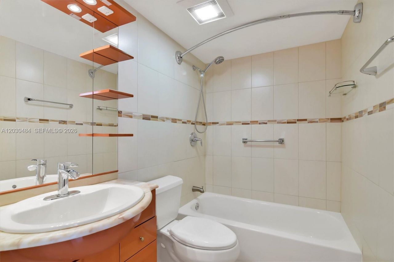 812 NE 26th Ave , Hallandale Beach, FL 33009 Photo