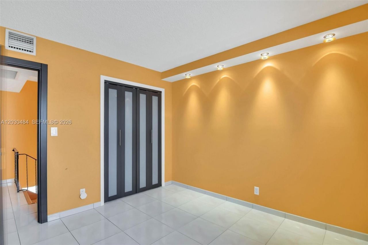 812 NE 26th Ave , Hallandale Beach, FL 33009 Photo