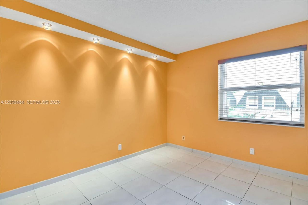 812 NE 26th Ave , Hallandale Beach, FL 33009 Photo