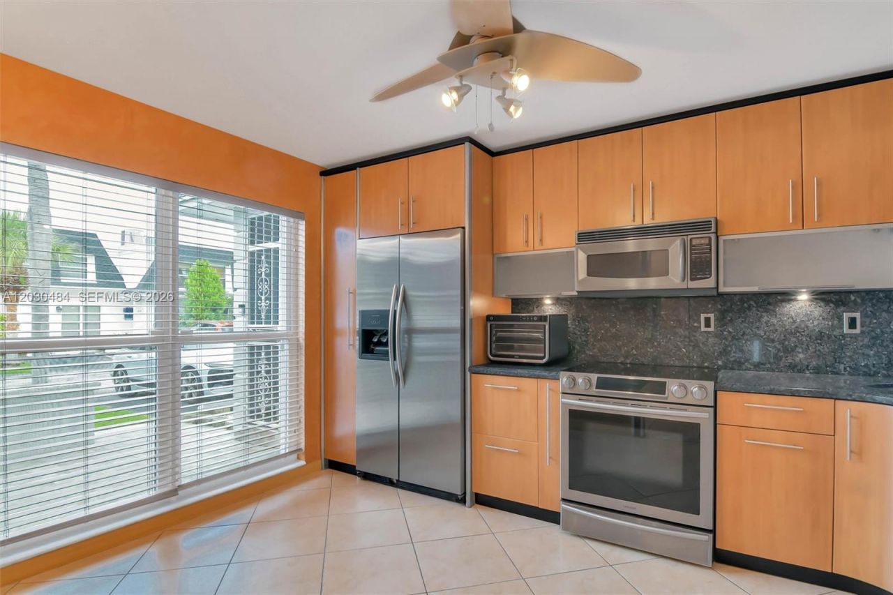 812 NE 26th Ave, Hallandale Beach, FL 33009 Photo