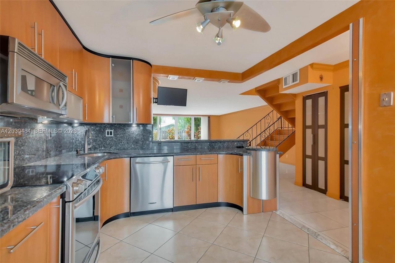 812 NE 26th Ave, Hallandale Beach, FL 33009 Photo