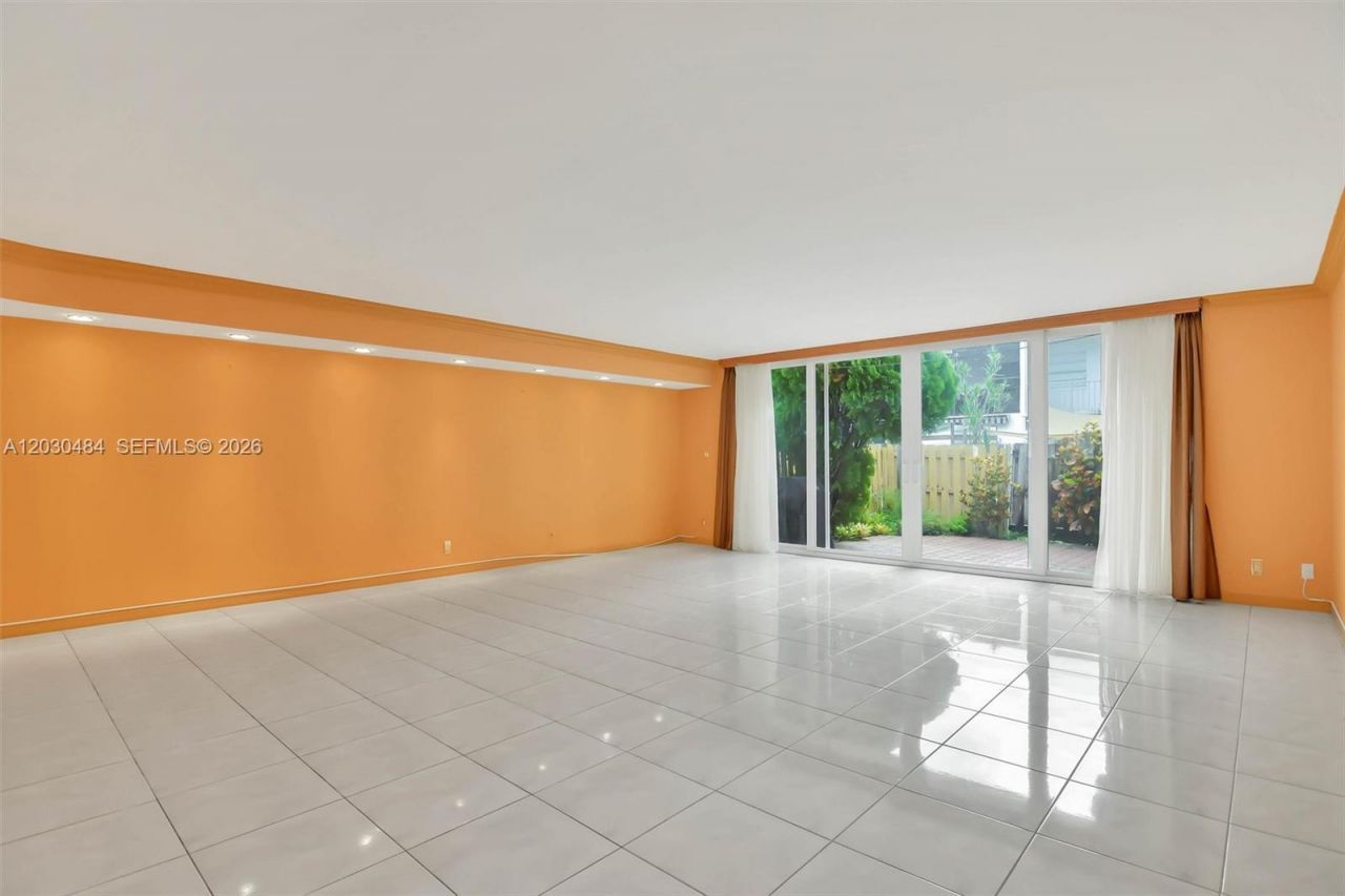 812 NE 26th Ave , Hallandale Beach, FL 33009 Photo