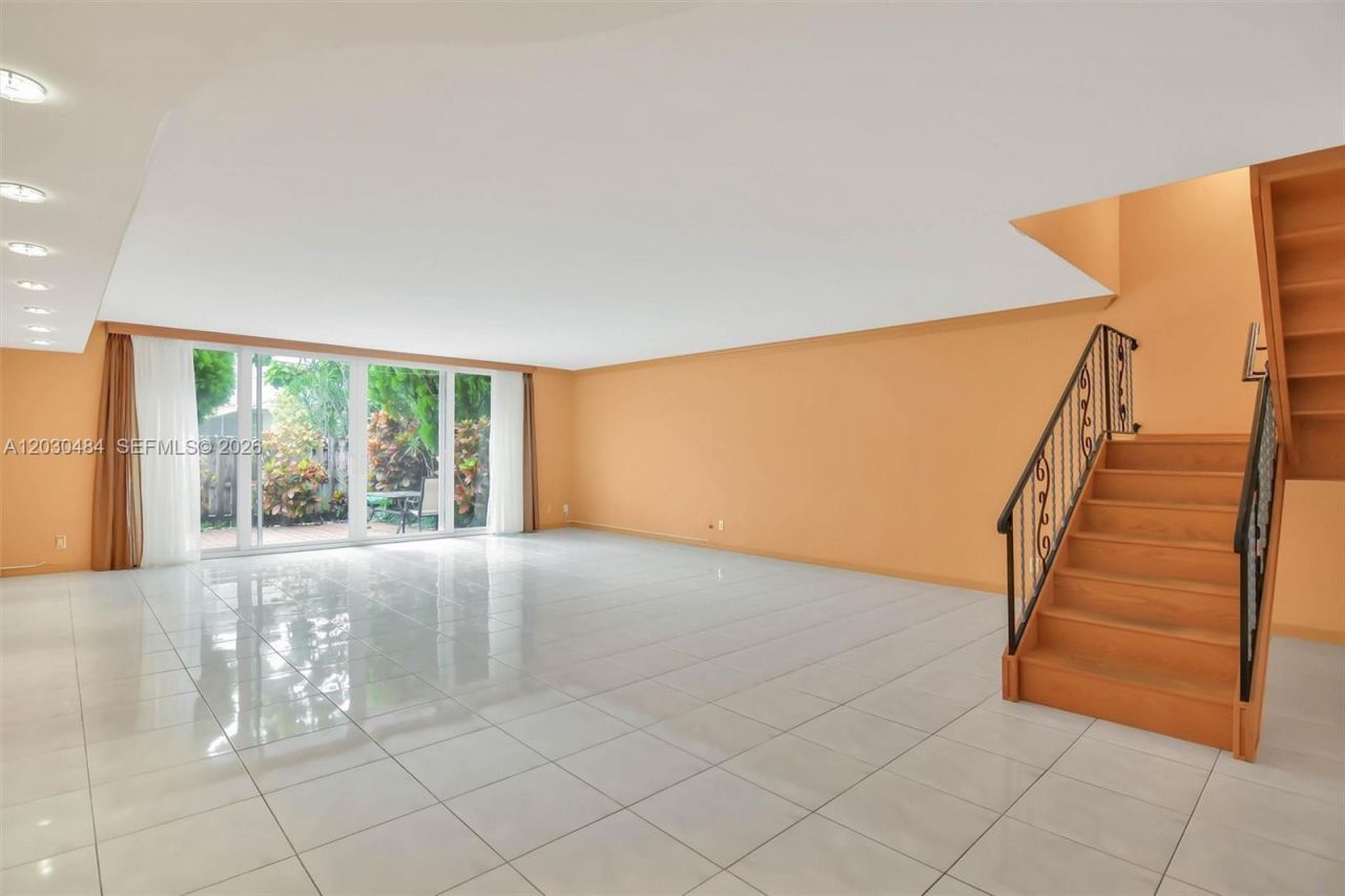 812 NE 26th Ave , Hallandale Beach, FL 33009 Photo