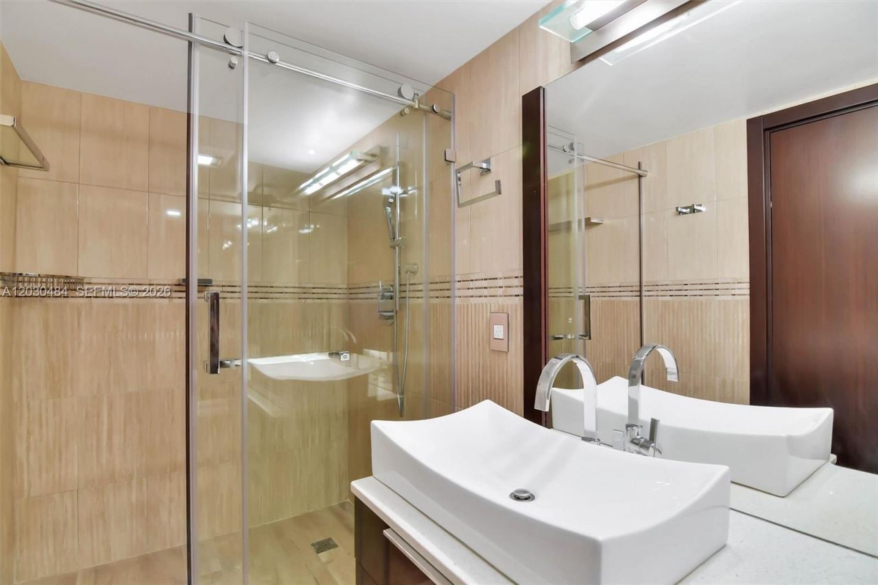 812 NE 26th Ave , Hallandale Beach, FL 33009 Photo